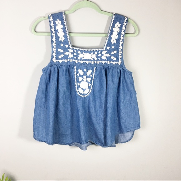 Lovers + Friends Tops - LOVERS + FRIENDS • chambray embroidered crop top